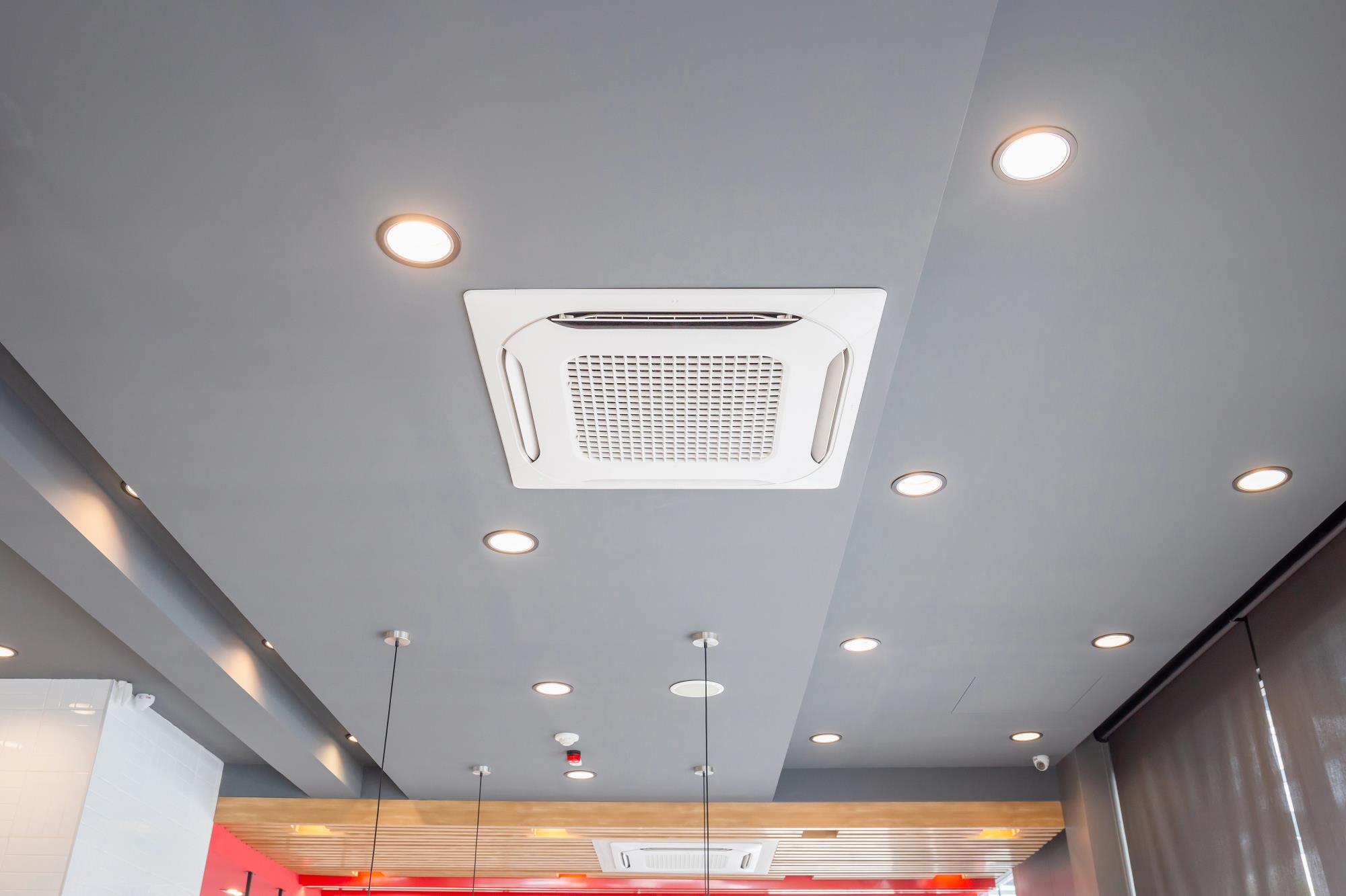 Ceiling with ventilator